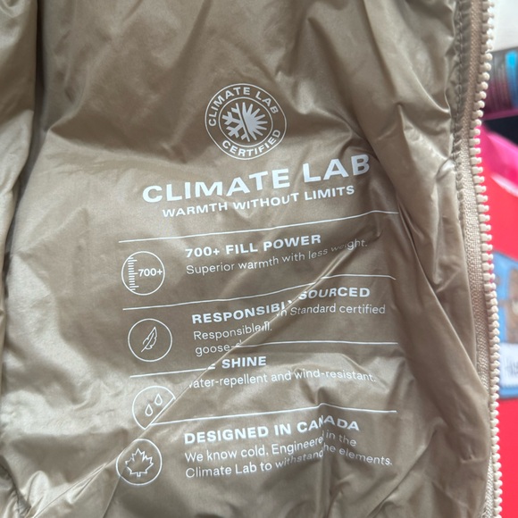 Aritzia TNA Little Puff Vest- Sz Medium - Picture 4 of 8